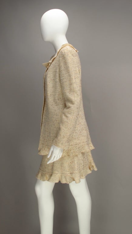 Chanel cream tweed ruffle trimed jacket and skirt In Excellent Condition In West Palm Beach, FL