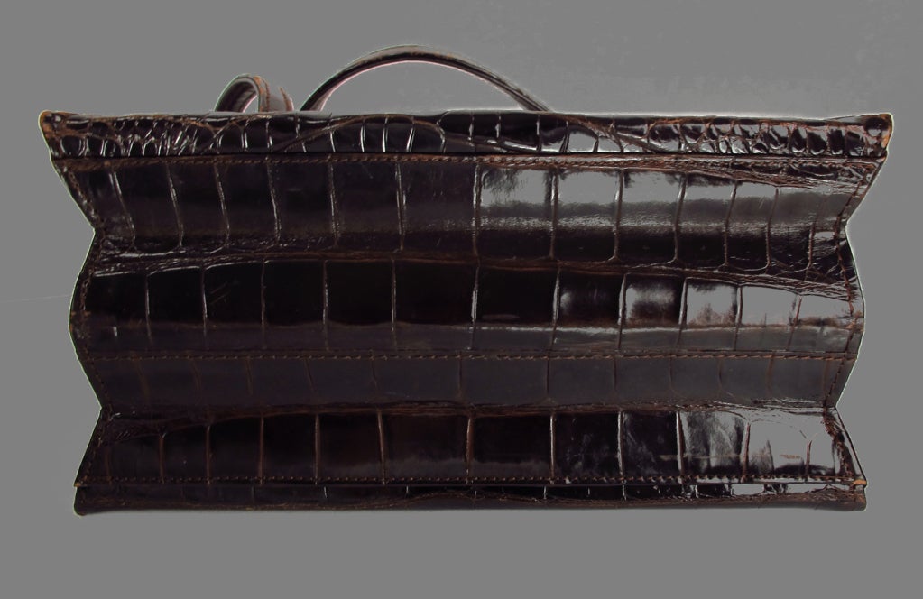 Saks fifth Ave  1960s Alligator handbag 3