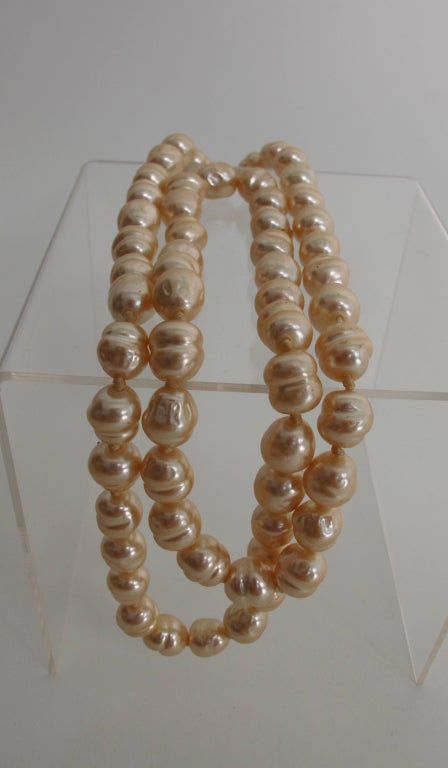 chanel big pearl necklace