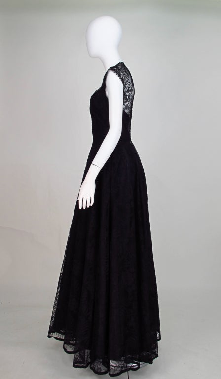 Women's 1940s black lace gown