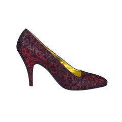 1980s Isabel Canovas black lace pumps 3