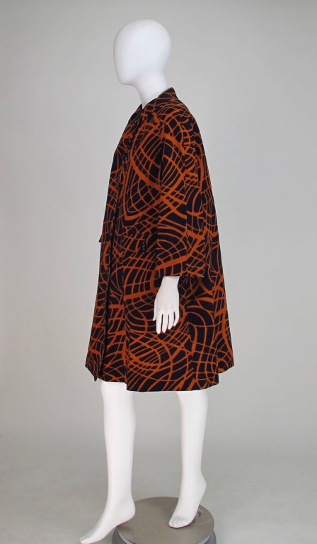Aquascutum modernist swing coat 1970s In Excellent Condition In West Palm Beach, FL