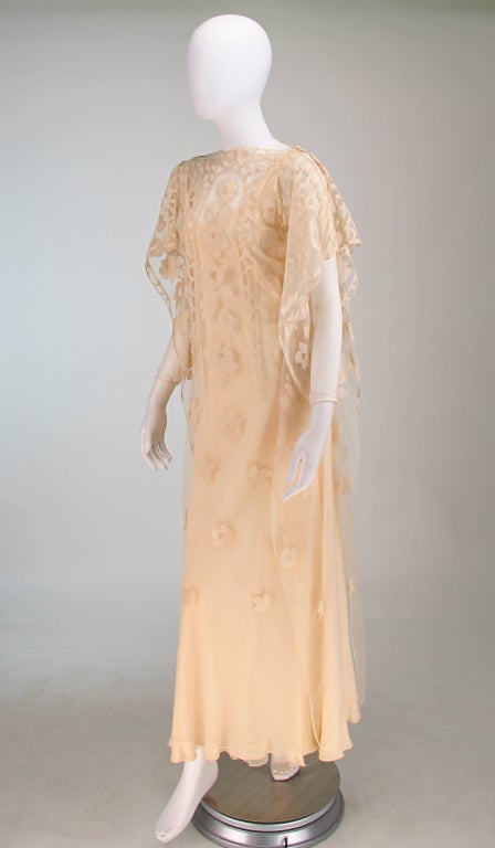 Vintage Stavropoulos cream chiffon & lace tabard gown 1960s In Excellent Condition In West Palm Beach, FL