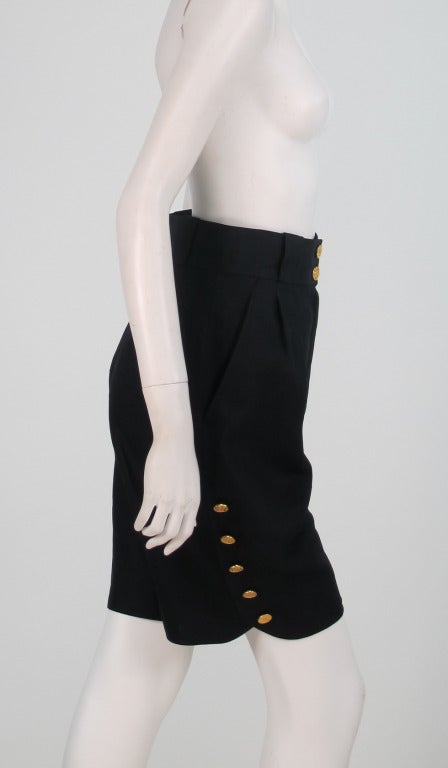 Chanel black linen Bermuda length shorts 2