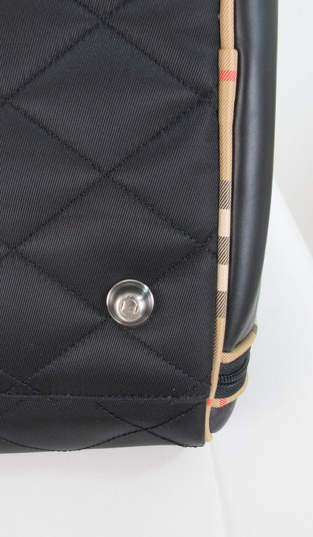 Burberry golf quilted nylon & leather tote bag In New Condition In West Palm Beach, FL