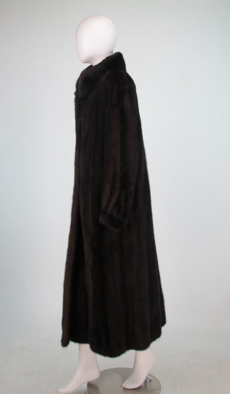 1990s dark full length mink coat In Excellent Condition In West Palm Beach, FL