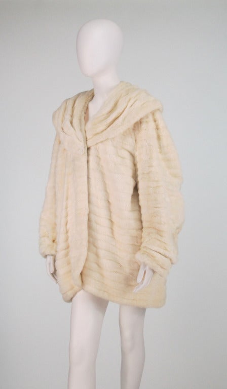 1930s ermine fur coat with large shawl collar In Excellent Condition In West Palm Beach, FL