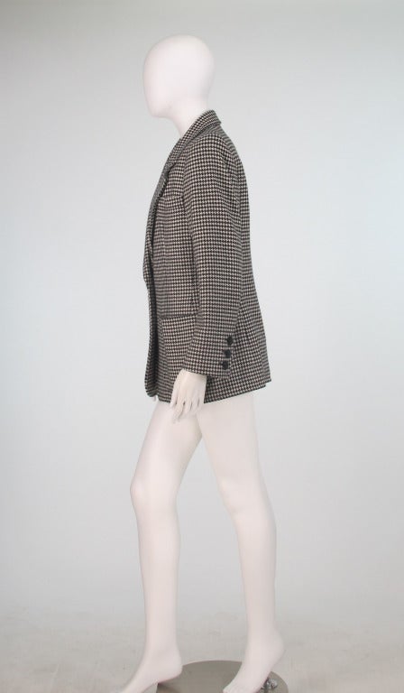 1990s Yves St Laurent cashmere patch pocket blazer in houndstooth check In Excellent Condition In West Palm Beach, FL