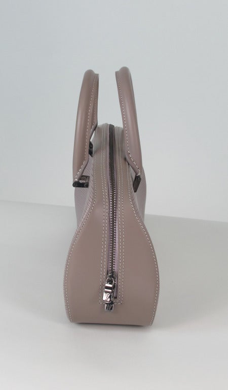 Louis Vuitton Epi Jasmin handbag In Excellent Condition In West Palm Beach, FL