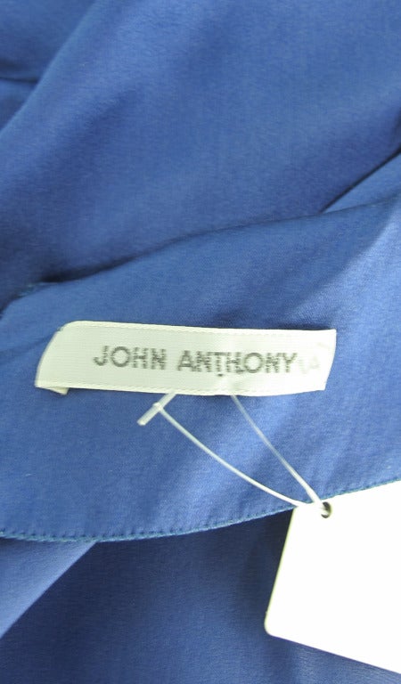 Robe de cocktail en soie bleu marine John Anthony des années 1990 en vente 4