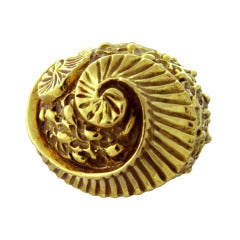 1960s Unusual Gold Dome ring