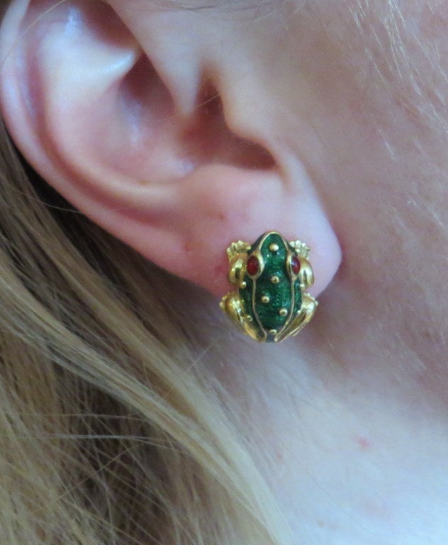 froggy chair earrings