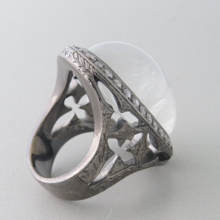 Loree Rodkin Mondstein Diamant Gold Ring im Zustand „Hervorragend“ in Lambertville, NJ