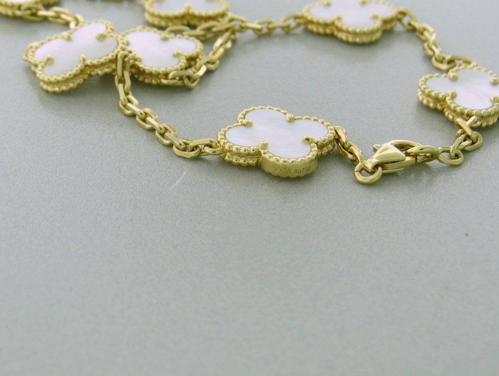 Van Cleef Arpels Alhambra Mother of Pearl Gold Necklace In Excellent Condition In Lambertville, NJ
