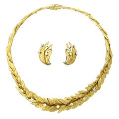 1960s French Diamond Gold Necklace Earrings Suite 1960s French Diamond Gold Necklace Earrings Suite