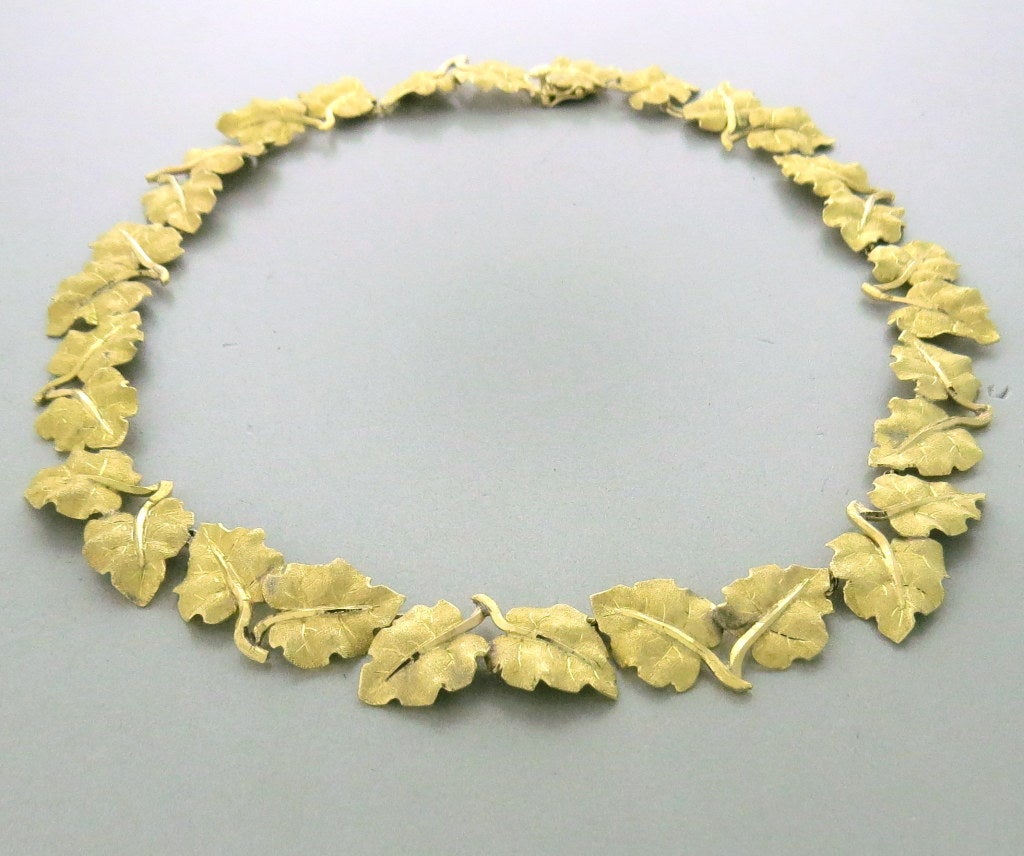 Mario Buccellati 18k gold leaf motif necklace. Marked - M. Buccellati. Necklace is 14 1/2