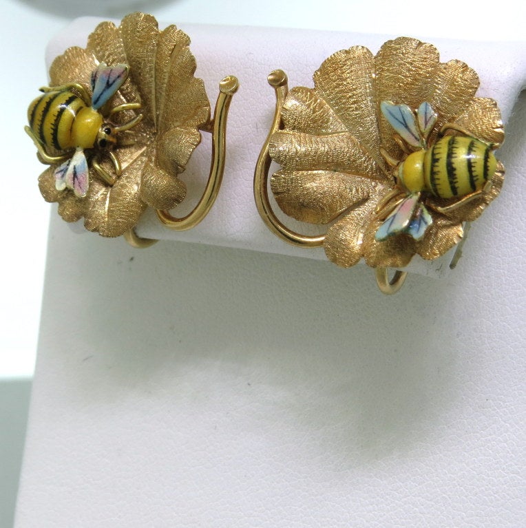 Antique Victorian Enamel Gold Bee Earrings In Excellent Condition In Lambertville, NJ