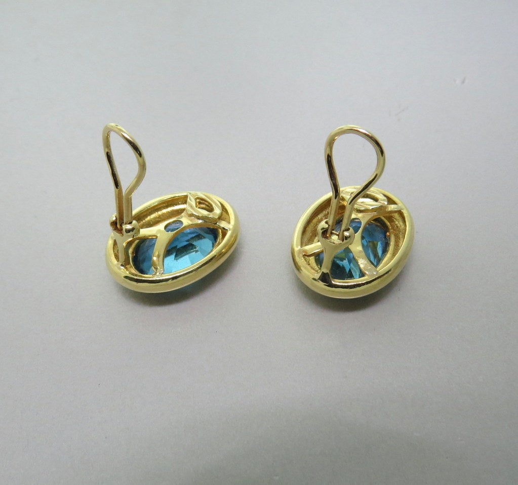Classic Blue Topaz Gold Earrings In Excellent Condition In Lambertville, NJ