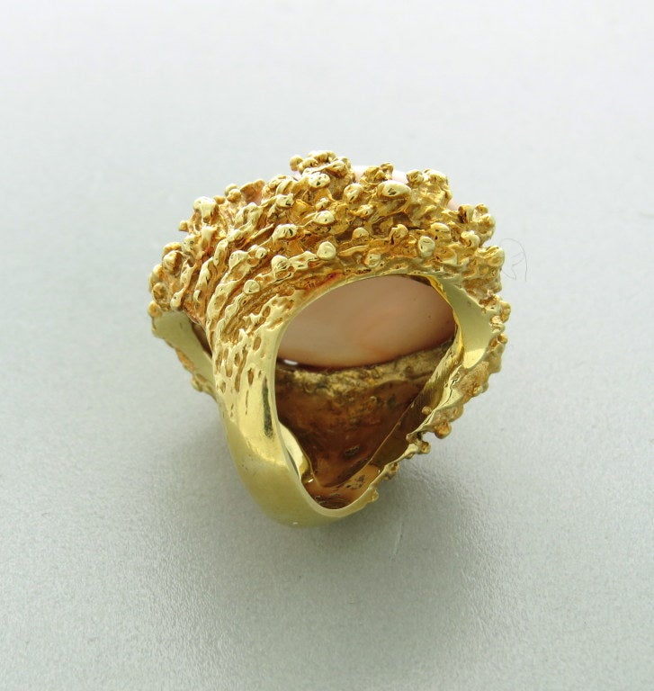 1970s Coral Gold Free Form Ring In Excellent Condition In Lambertville, NJ