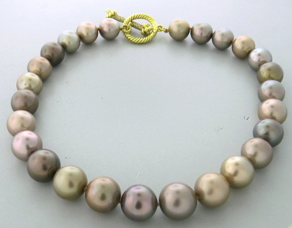 18k Gelbgold mit farbigen Diamanten:: Perlen - 13.5mm - 15.2mm:: 17