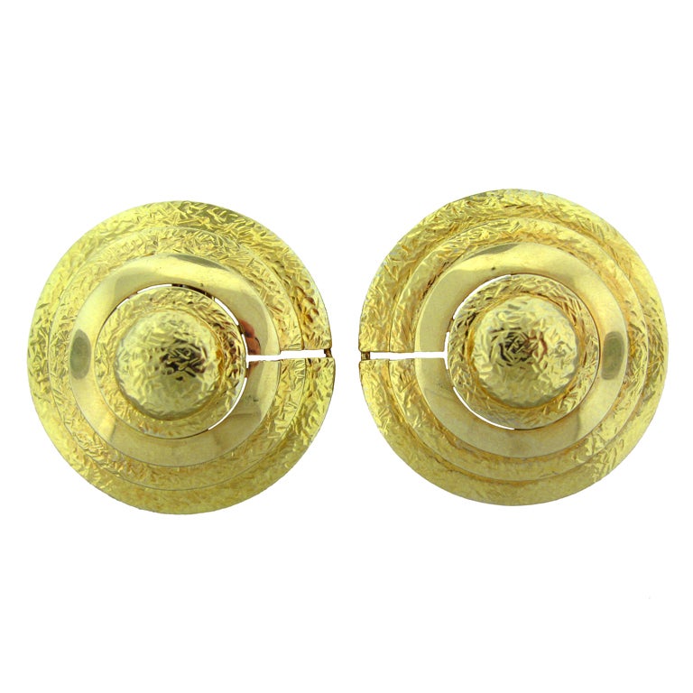 DAVID WEBB Hammered Gold Round Earrings