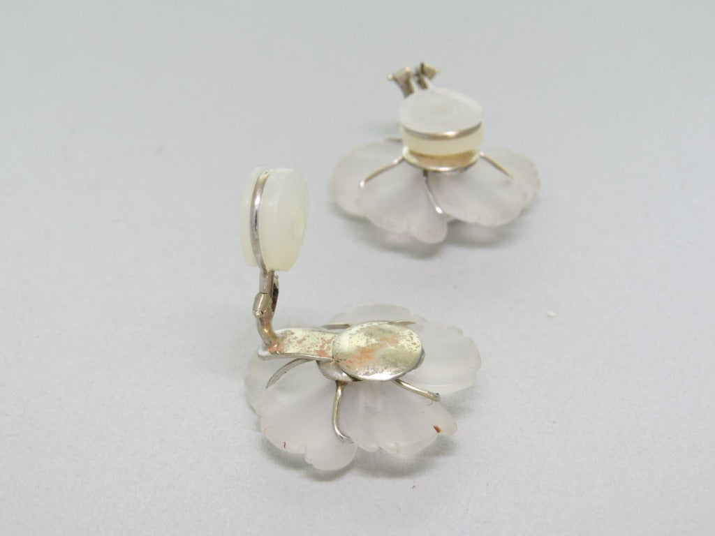 Frosted Crystal Diamond Gold Flower Earrings 1950s In Excellent Condition In Lambertville, NJ