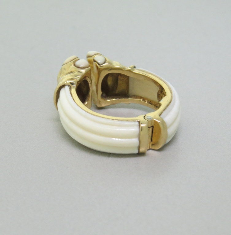 Donald Claflin Tiffany & Weißer Korallen-Elefanten-Ring im Zustand „Hervorragend“ in Lambertville, NJ