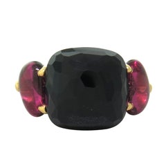 Anello in oro con tormalina rosa e onice di Pomellato Capri