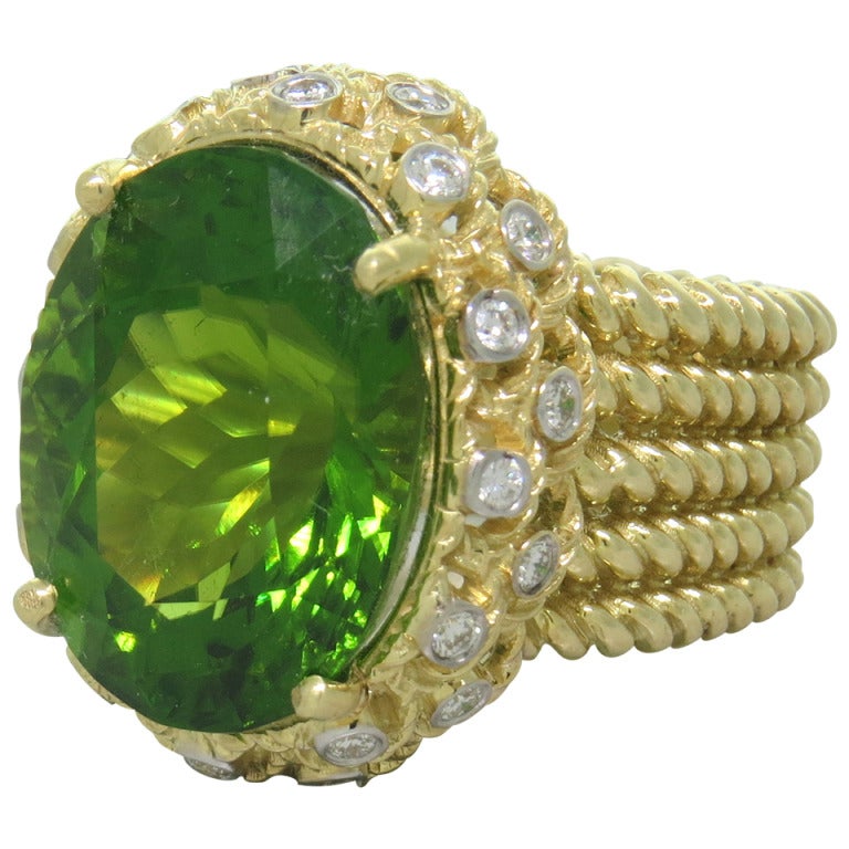 Großer natürlicher Peridot Diamant Gold Ring