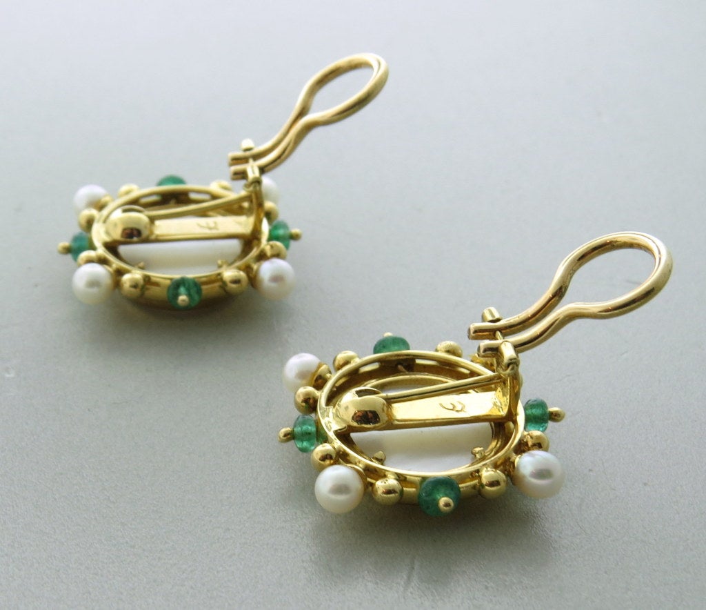 Elizabeth Locke Intaglio Pearl Emerald Gold Earrings In Excellent Condition In Lambertville, NJ