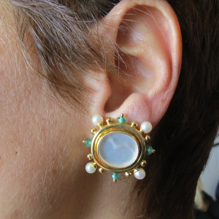 Women's Elizabeth Locke Intaglio Pearl Emerald Gold Earrings