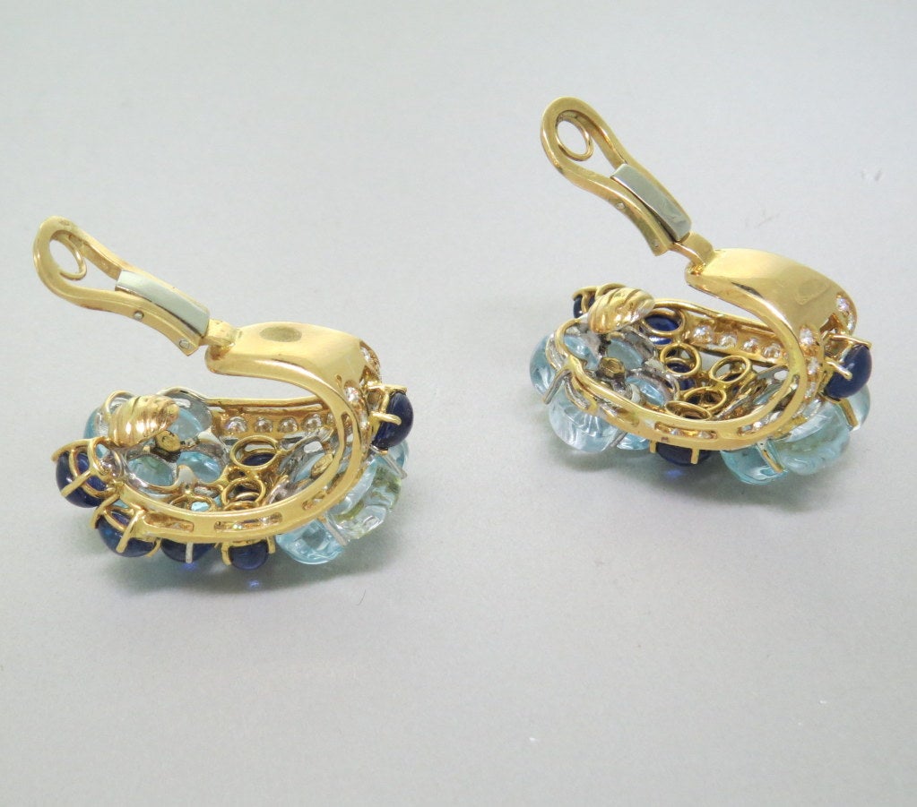 Carved Blue Topaz Sapphire Diamond Gold Flower Earrings In Excellent Condition In Lambertville, NJ