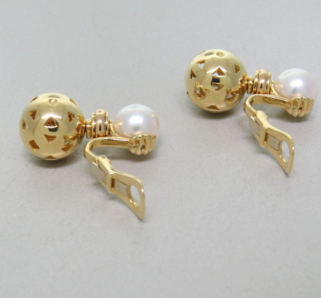 Bulgari Aladdin Pearl Gold Earrings In Excellent Condition In Lambertville, NJ