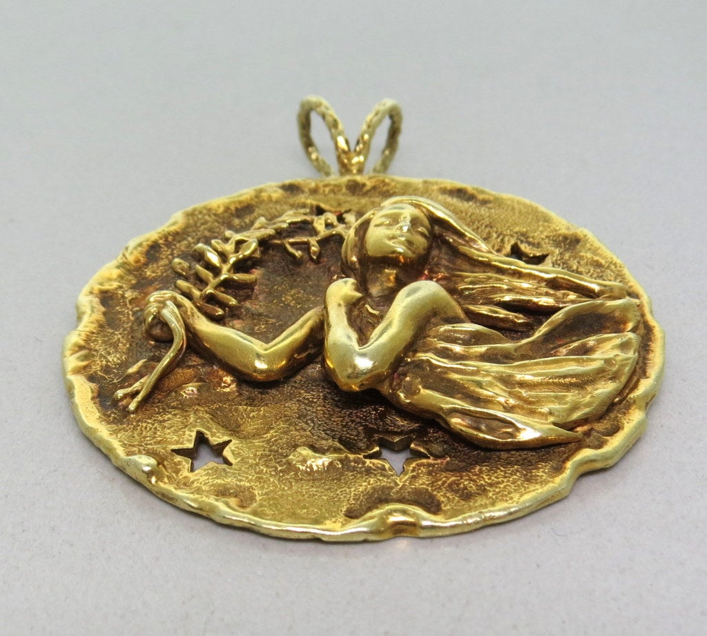 1970s vintage 14k yellow gold pendant - 49mm in diameter,bale is 11mm x 6mm. Weight - 45.5g