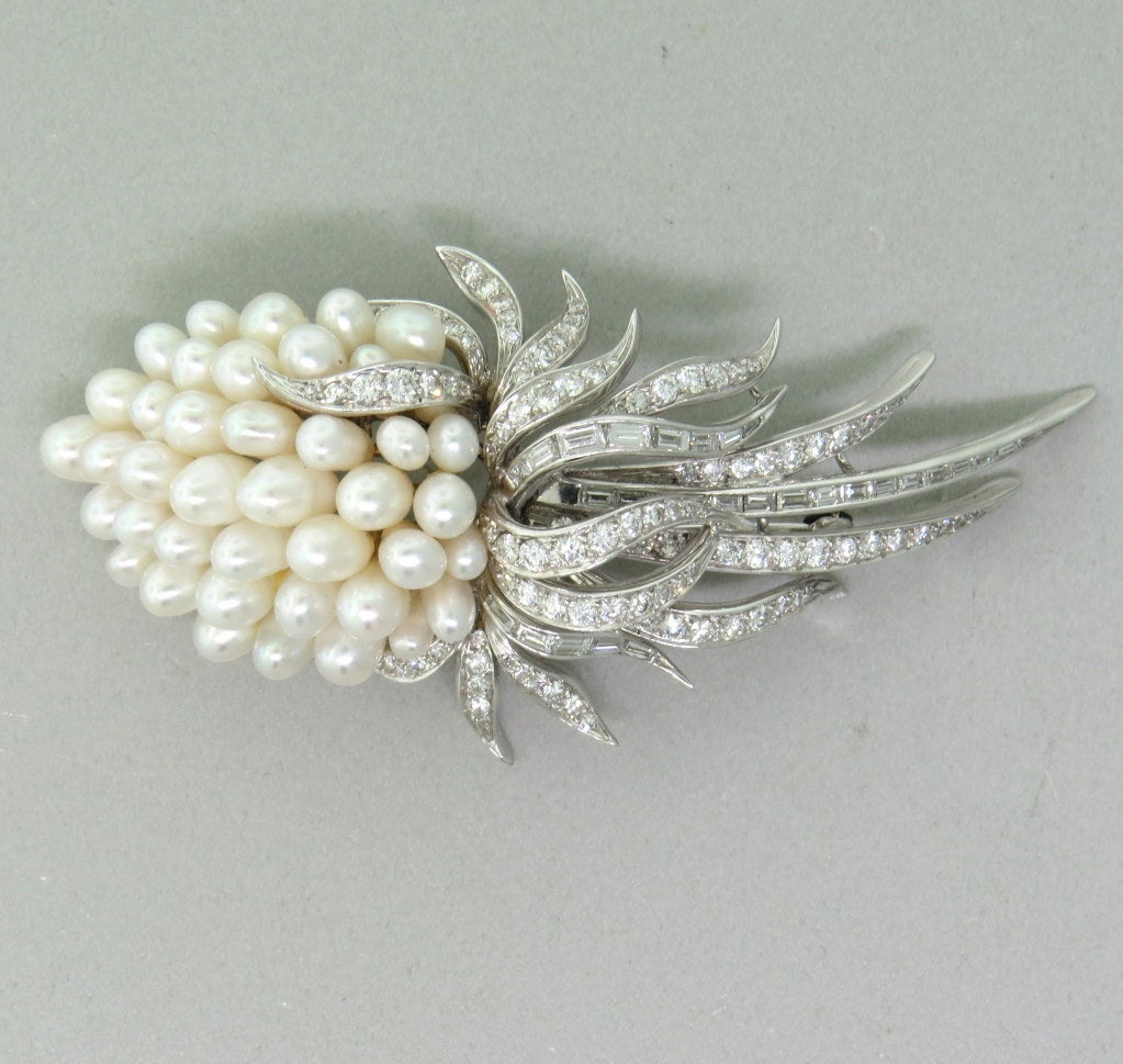 1950s Diamond Pearl Gold Brooch Pin In Excellent Condition In Lambertville, NJ