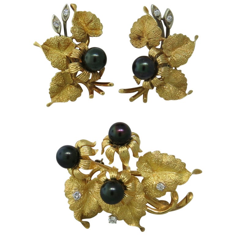 1960s Pearl Diamond Gold Earrings Brooch Set