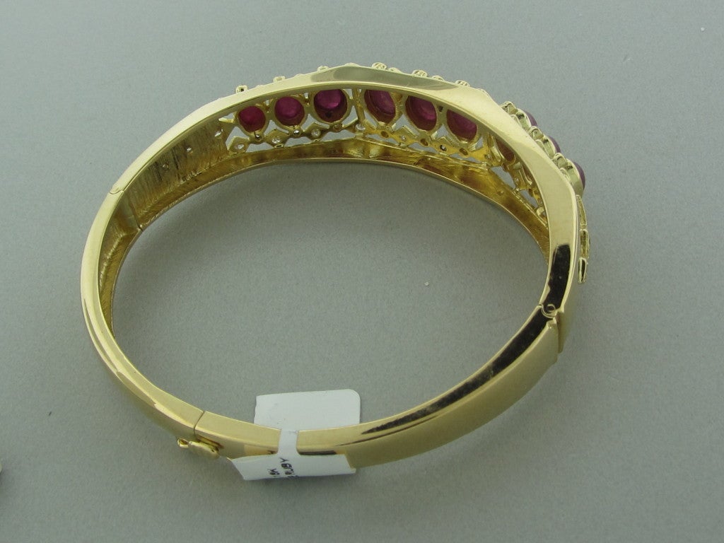 LALAOUNIS  Arabesque Gold Diamond Ruby Bangle Bracelet In Excellent Condition In Lambertville, NJ