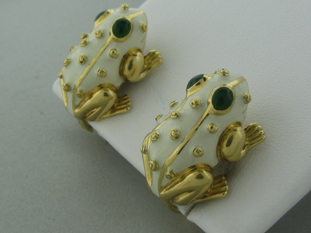 18K Yellow Gold Marked/Tested:Webb, 18K Gemstones/Diamonds:Emerald Cabochon Clarity: n/a Color: n/a Measurements:Earrings - 25mm x 19mm (Inch = 25mm) Weight:24.3g