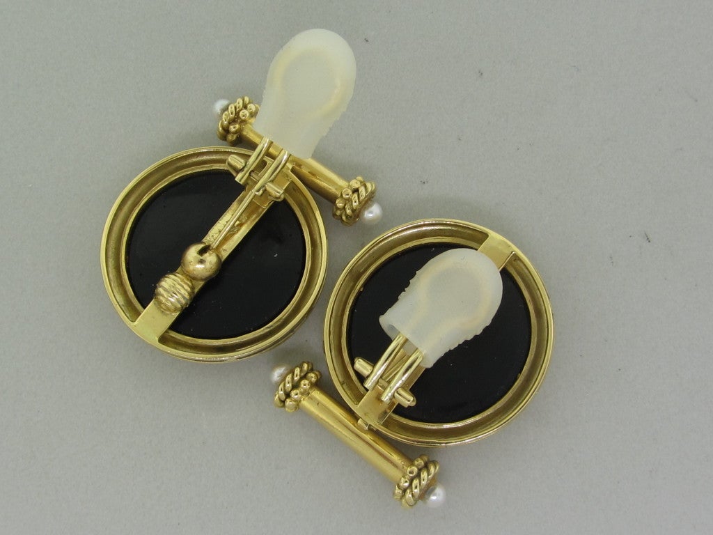 Women's ELIZABETH LOCKE Gold Carved Onyx Pearl Earrings