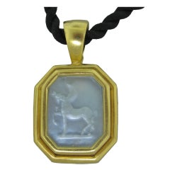 ELIZABETH LOCKE Gold Mother Of Pearl Intaglio Pendant Necklace
