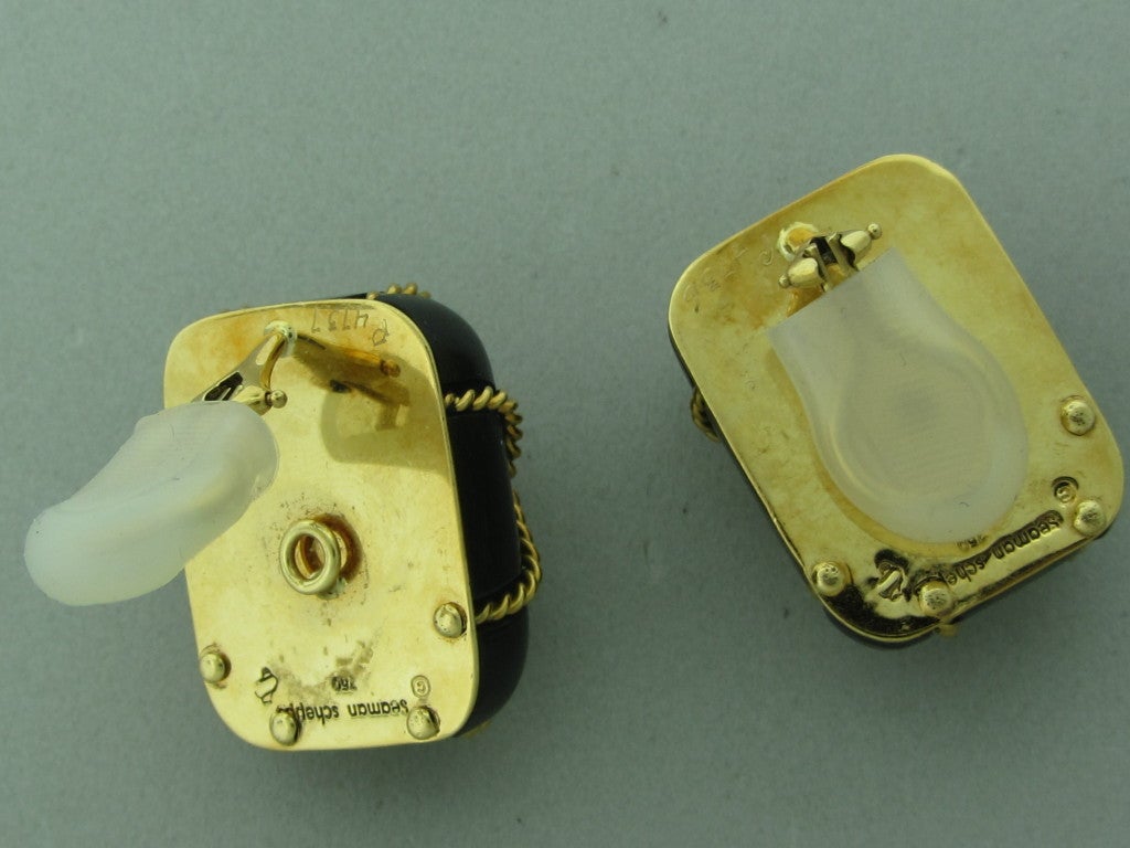 Metal:18K Yellow Gold, Marked:Seaman Schepps, 750, Gemstones:Wood ,Measurements: Earrings - 26mm x 20mm (1 Inch = 25mm) Weight:25.2g
