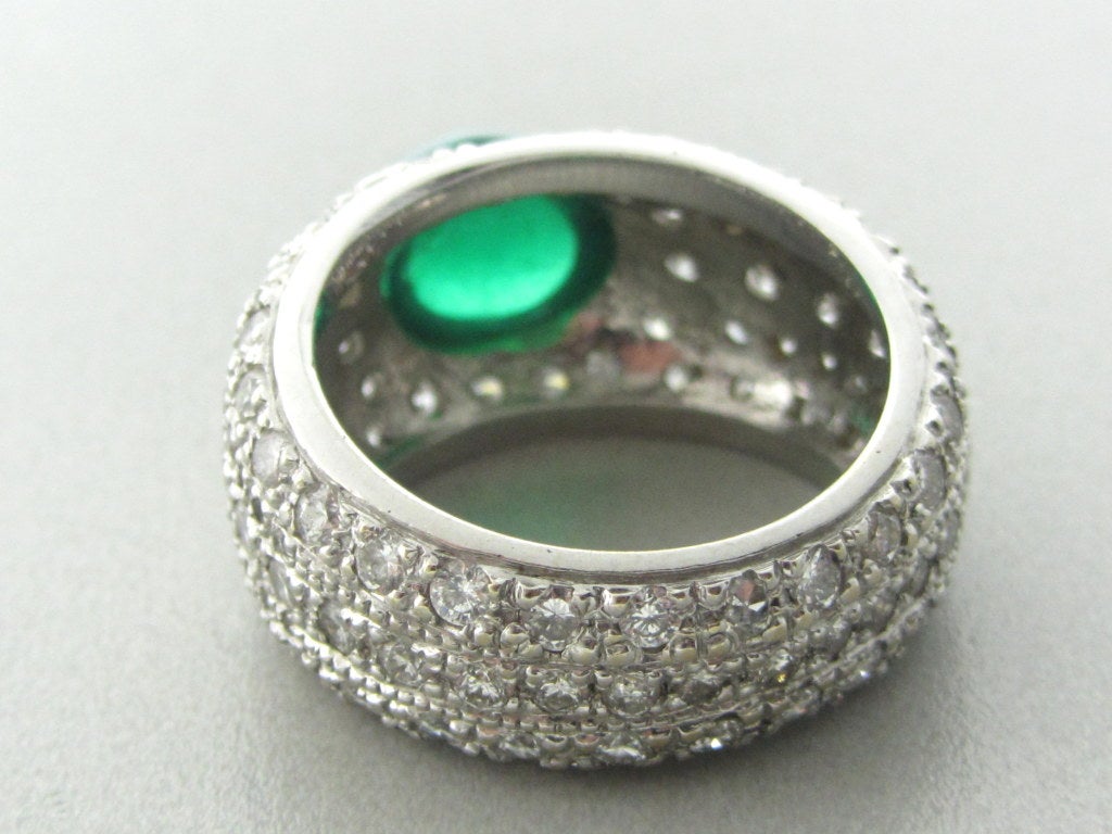 Women's Impressive Gold Diamond Emerald Cabochon Ring