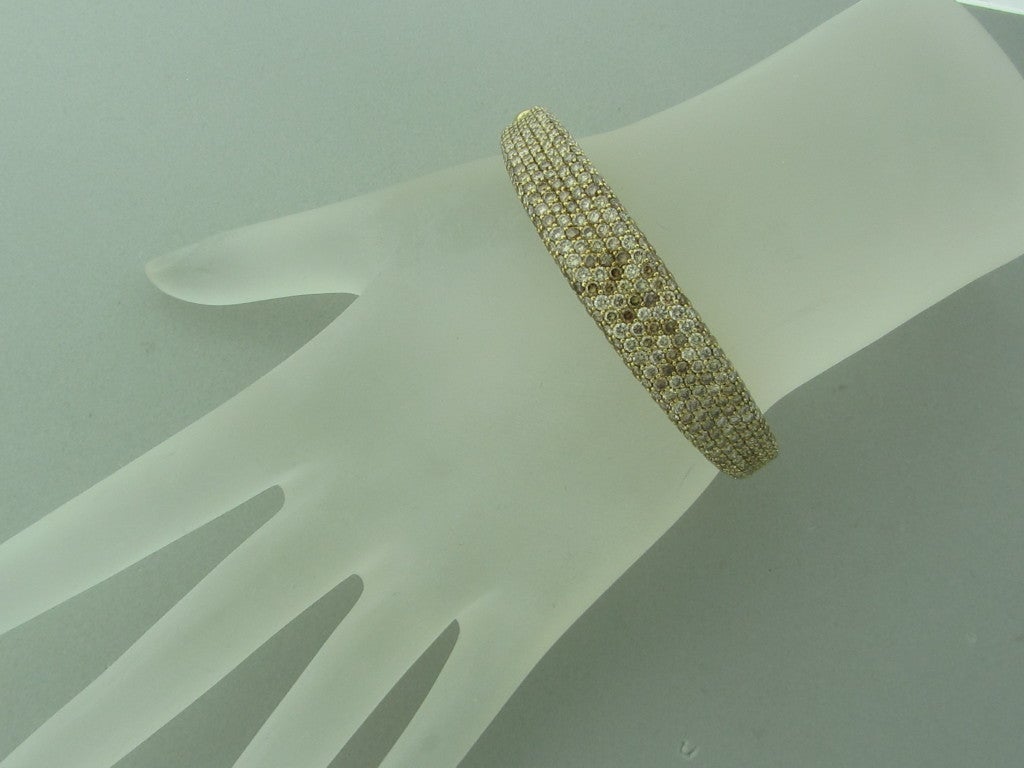 Women's ROBERTO COIN Gold Fancy Diamond Bangle Bracelet