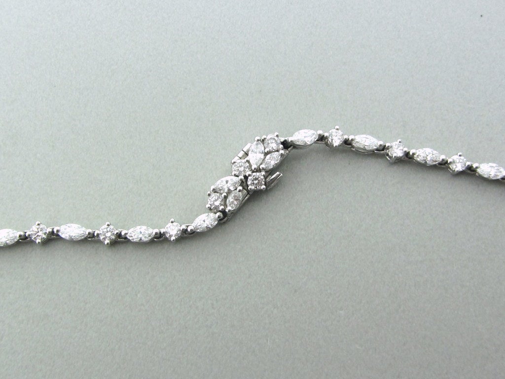 Metal:Platinum Gemstones/Diamonds:Diamonds - 11.21ctw Measurements: Necklace Is 18