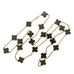 Van Cleef & Arpels Gold Alhambra Onyx Necklace 20 Motif