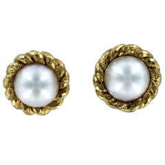 David Webb pearl and gold earrings David Webb pearl and gold earrings