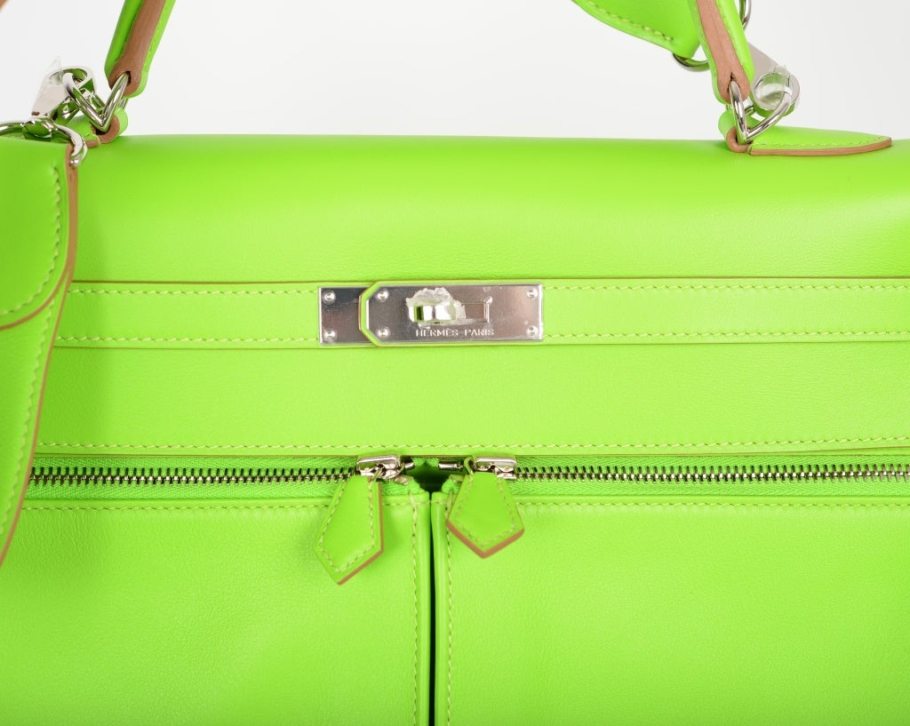 INSANE NEW COLOR HERMES KELLY 32CM LAKIS IN GRANNY STUNNING

As always, another one of my fab finds, IMPOSSIBLE Hermes 35cm KELLY LAKIS BAG IN GORGEOUS NEW bright green granny color WITH amazing all leather shoulder strap simply to die! Beautiful