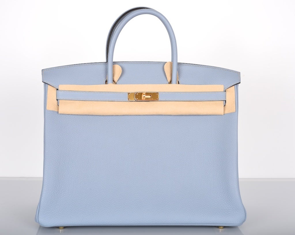 THE NEW COLOR ..SO GORG HERMES BIRKIN BAG BLUE LIN 40cm WITH GOLD HARDWARE

As always, another one of my fab finds, Hermes 40cm Birkin in beautiful BLUE LIN color with GOLD hardware.

TOGO LEATHER PERFECTION 

This bag comes with lock, keys,