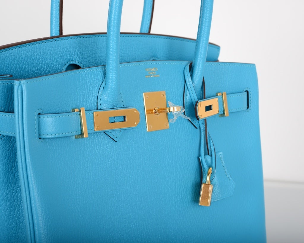INSANE HERMES BIRKIN BAG 30cm BLUE AZTEC CHEVRE LEATHER GOLD HARDWARE

AS ALWAYS ANOTHER ONE OF MY FAB HERMES FINDS?WHAT A CONVERSATION PIECE! BLUE AZTEC COLOR IS TRULY TO DIE FOR!! THE LEATHER IS CHEVRE (GOAT SKIN) WITH INSANE GOLD HARDWARE THE