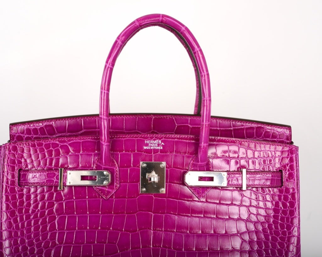 Amazing Hermes Birkin Bag 35Cm Porosus Crocodile Rose Scheherazade

As always, another one of my fab finds,THIS COLOR WILL TAKE YOUR BREATH AWAY! Hermes Birkin bag 35cm in porosus crocodile Very rare FIND in the new ROSE SCHEHERAZADE color. comes